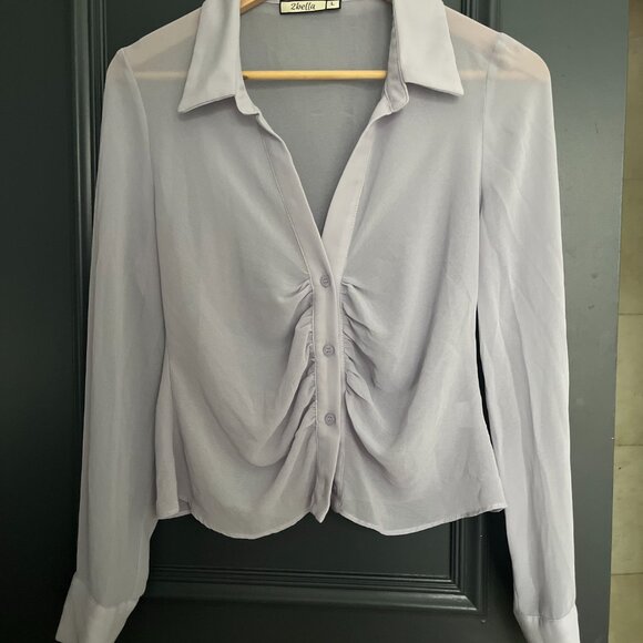 2Bella lilac, v neck button down blouse with gathered material, size L - Picture 2 of 5